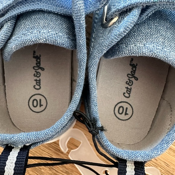 ***NEW*** toddler shoes - Picture 2 of 3